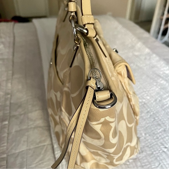 COACH Signature 'Leah' Canvas Tote Cream - Picture 5 of 9